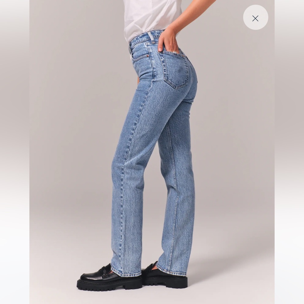 Abercrombie Ultra High Rise 90s Straight Jean - Picture 4 of 7